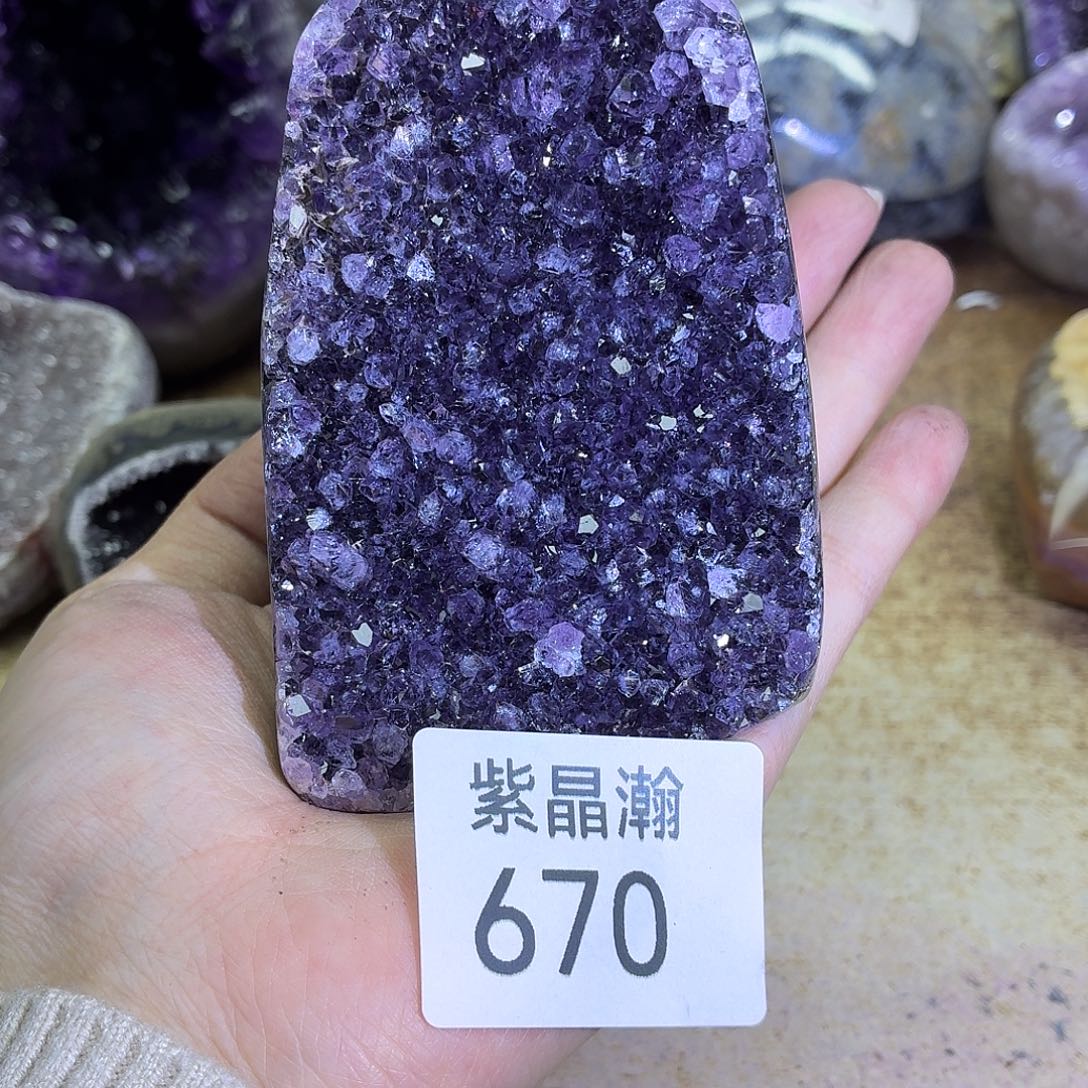 未镶嵌水晶大型摆件（非配饰）