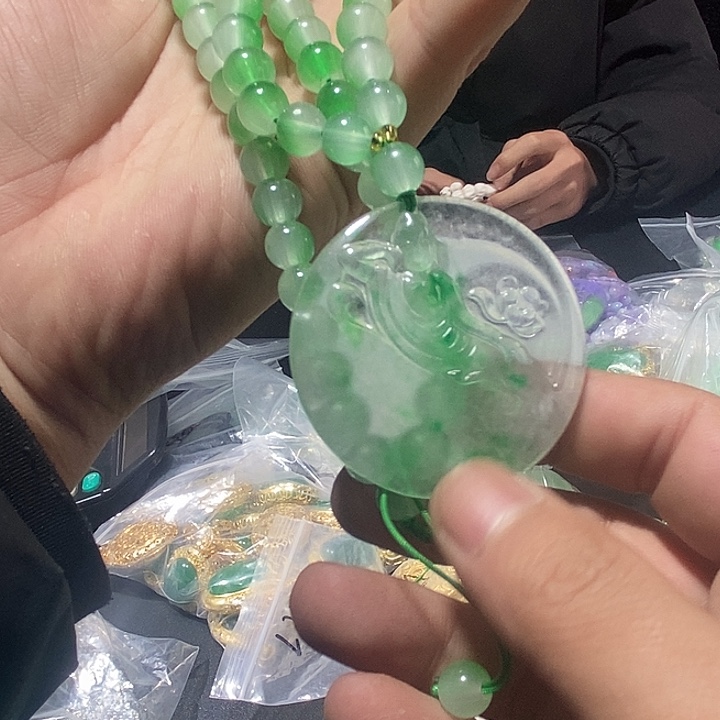 翡翠颈饰未镶嵌价格