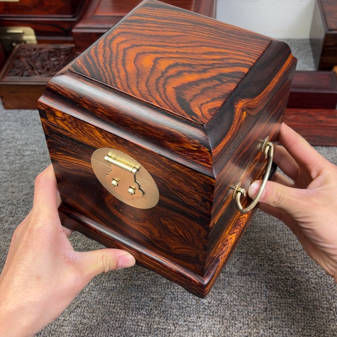 微凹黄檀（南美大红酸枝）15.5 15.5 17 全独板双层