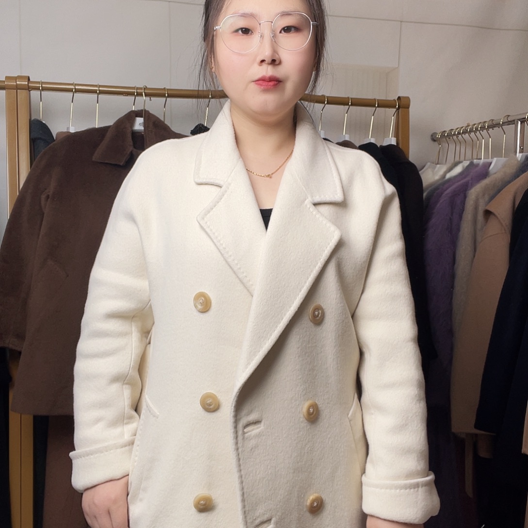 i***s加厚内衬米杏色小码大衣