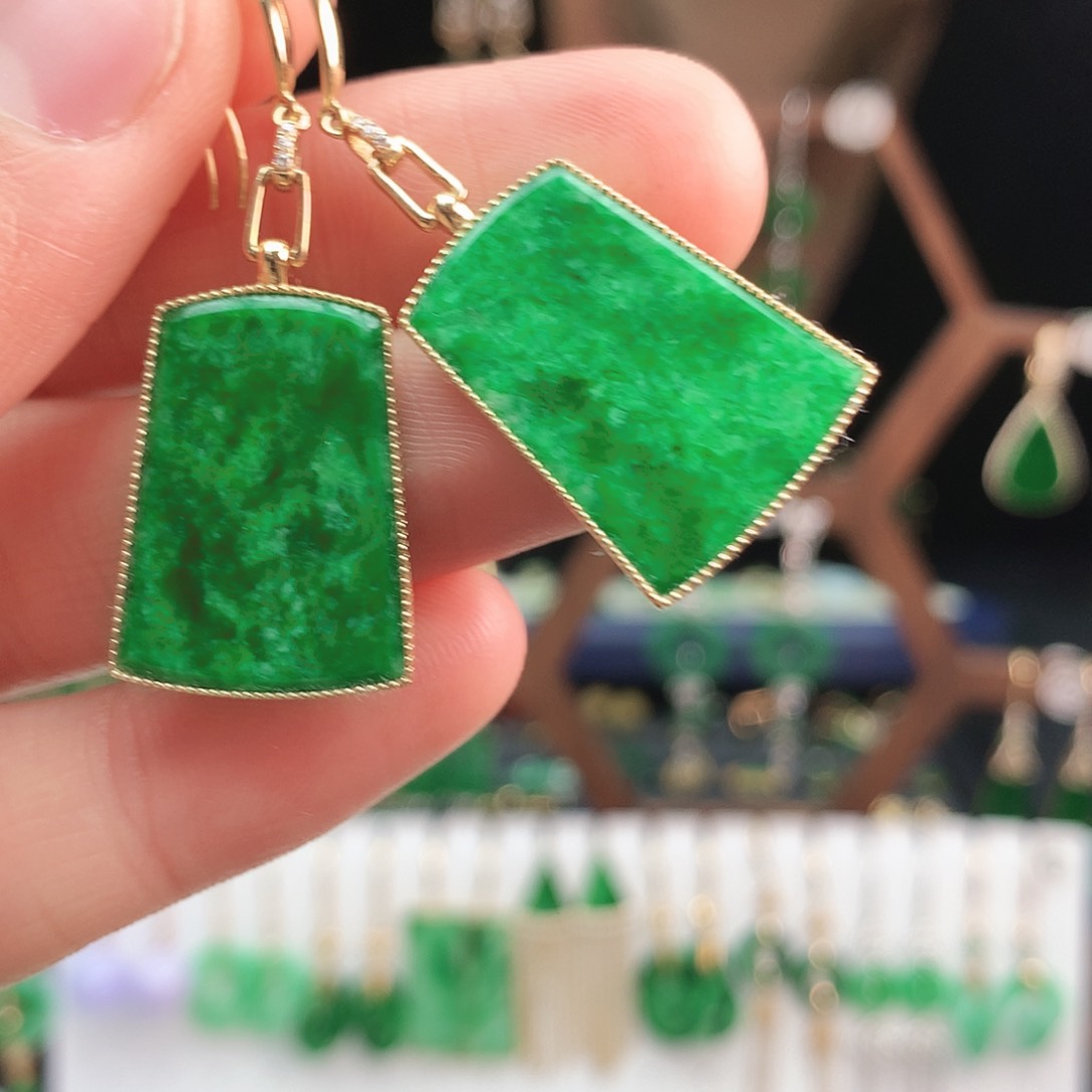翡翠耳饰18K金镶嵌耳饰