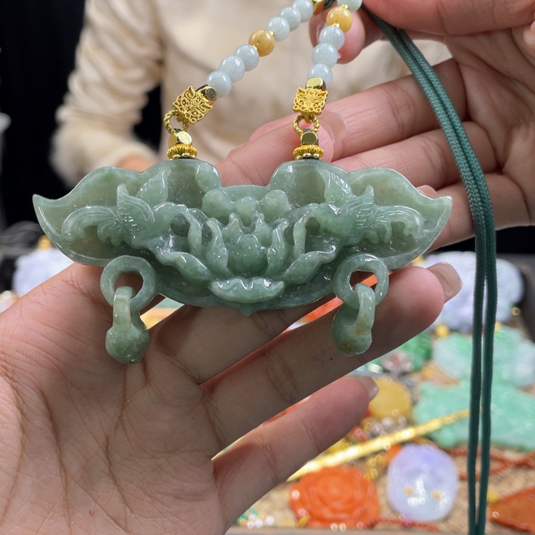 翡翠颈饰未镶嵌代编织