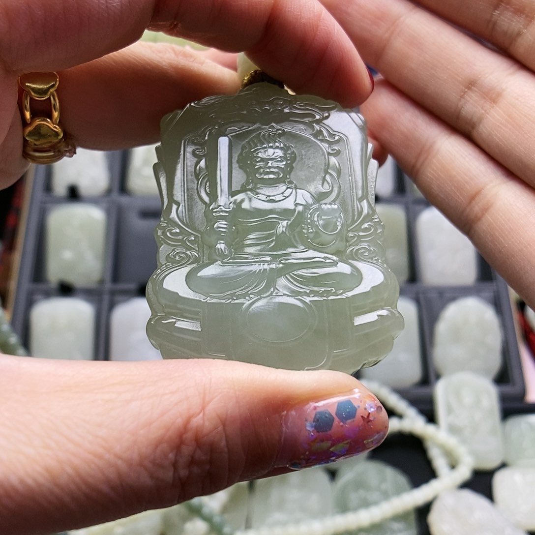 和田玉颈饰未镶嵌君**兰