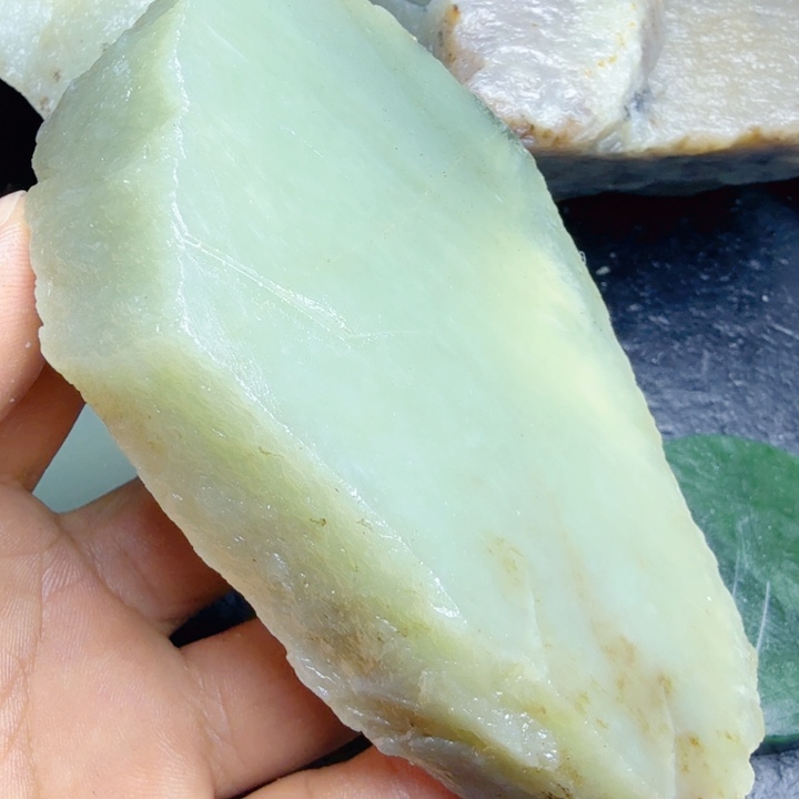 和田玉（糖玉）未镶嵌珠宝奇石