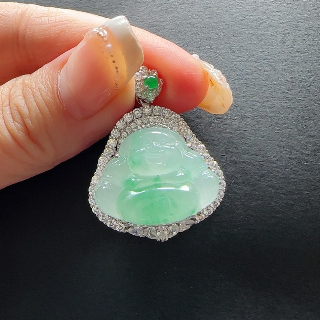 石英质玉（非洲翠）未镶嵌颈饰