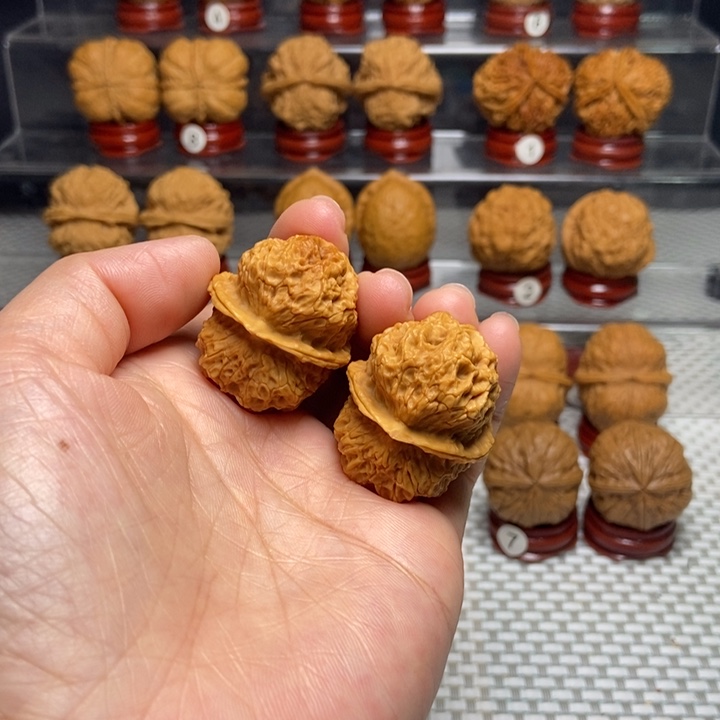 文玩核桃把件4金麒麟