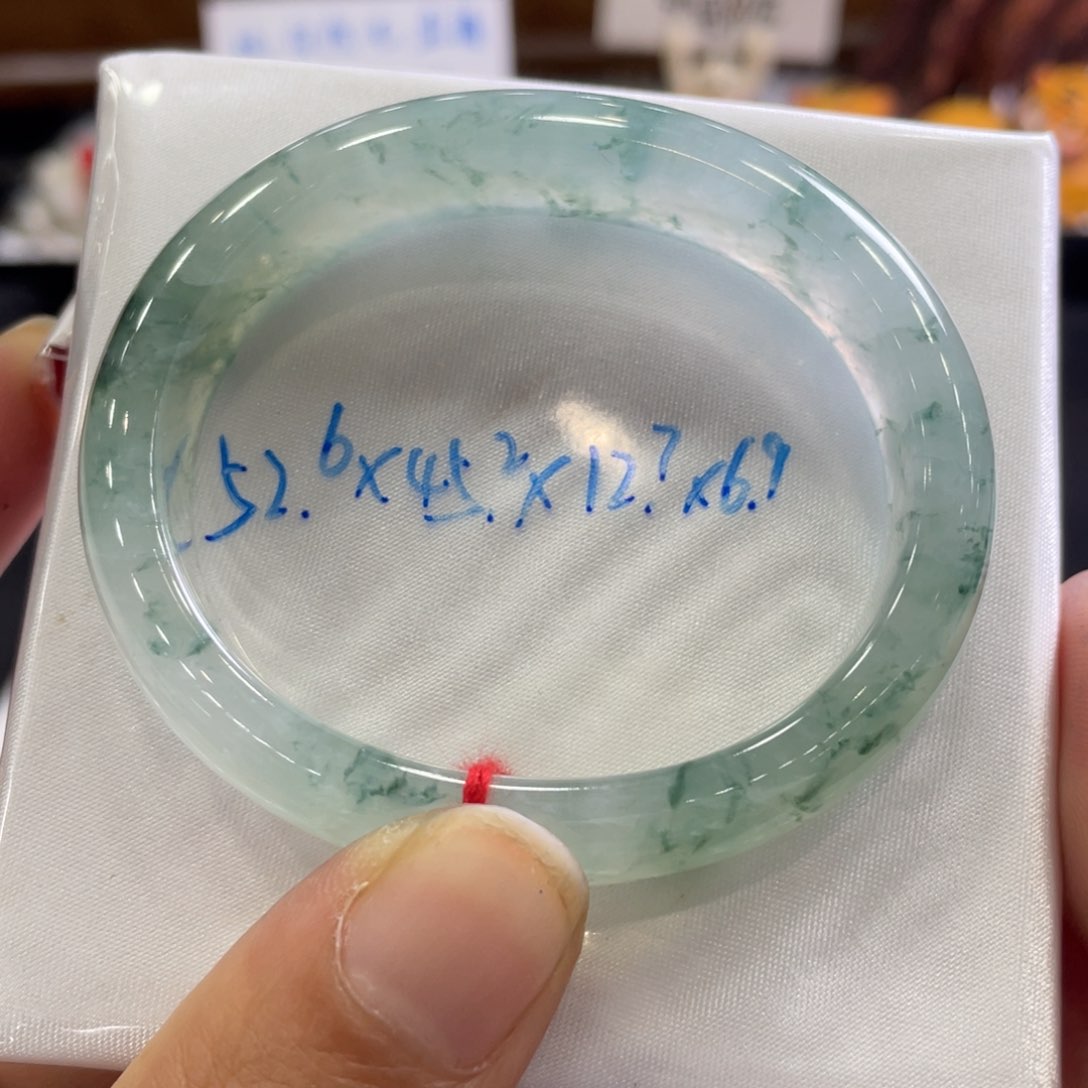 翡翠手镯未镶嵌52.6贵妃
