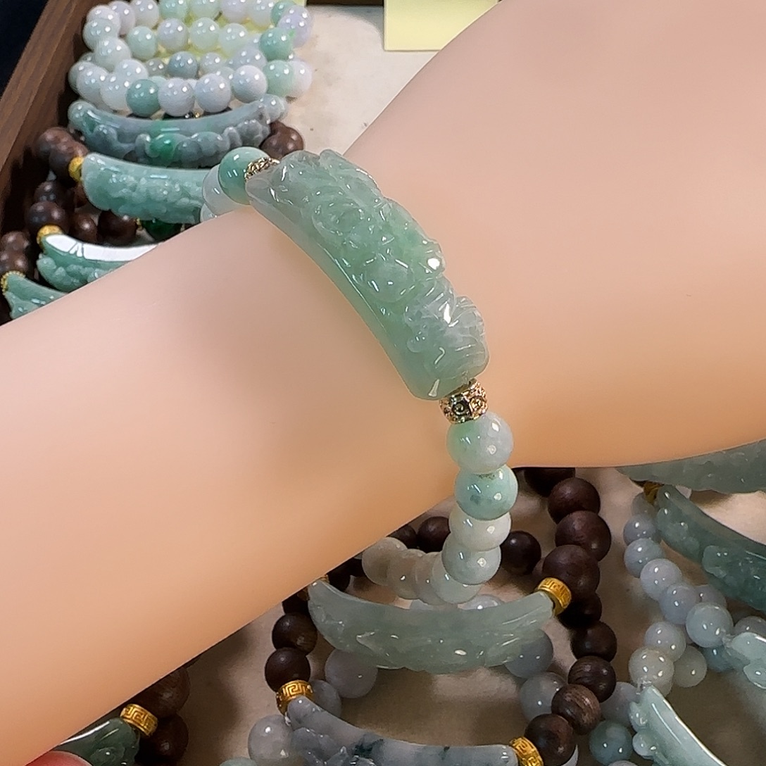 清***️翡翠未镶嵌颈饰手牌