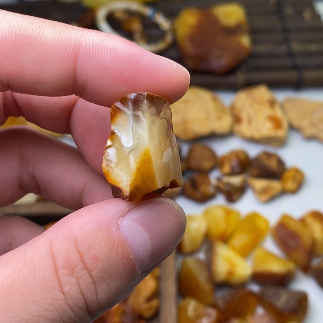 定制琥珀天然蜜蜡