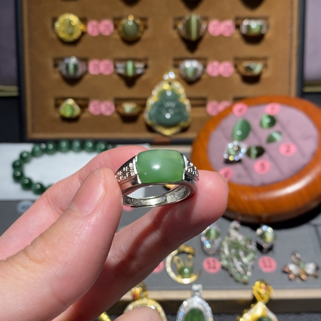 和田玉未镶嵌戒指