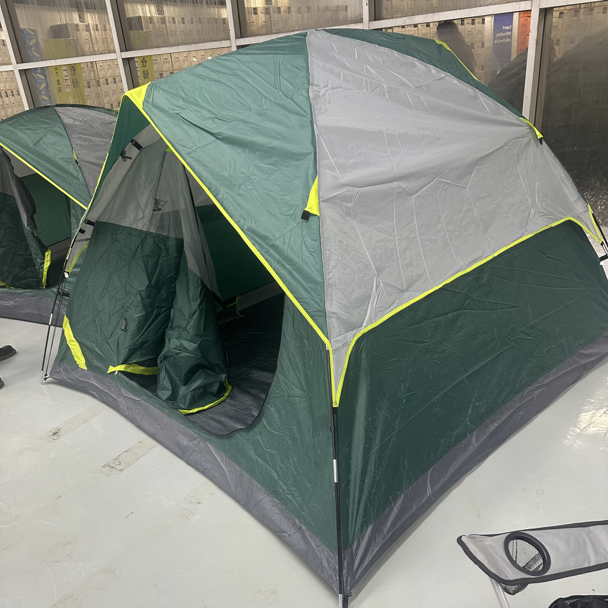 户外全自动折叠便携式露营帐篷防雨遮阳适合多人使用