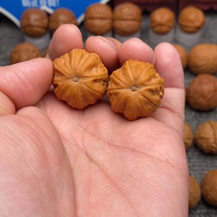 文玩核桃把件…………