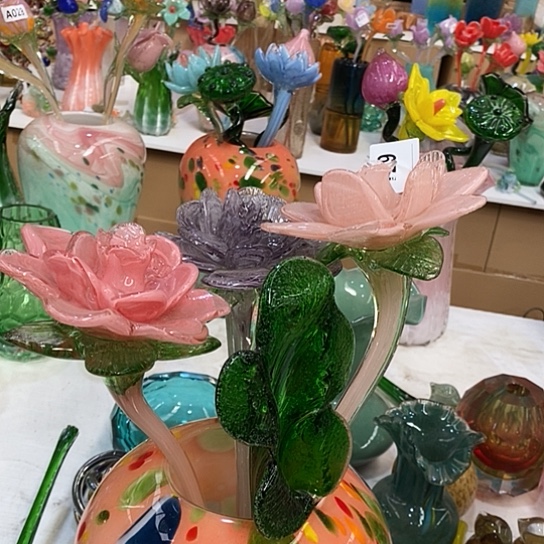 琉璃花瓶高45厘米宽9厘米