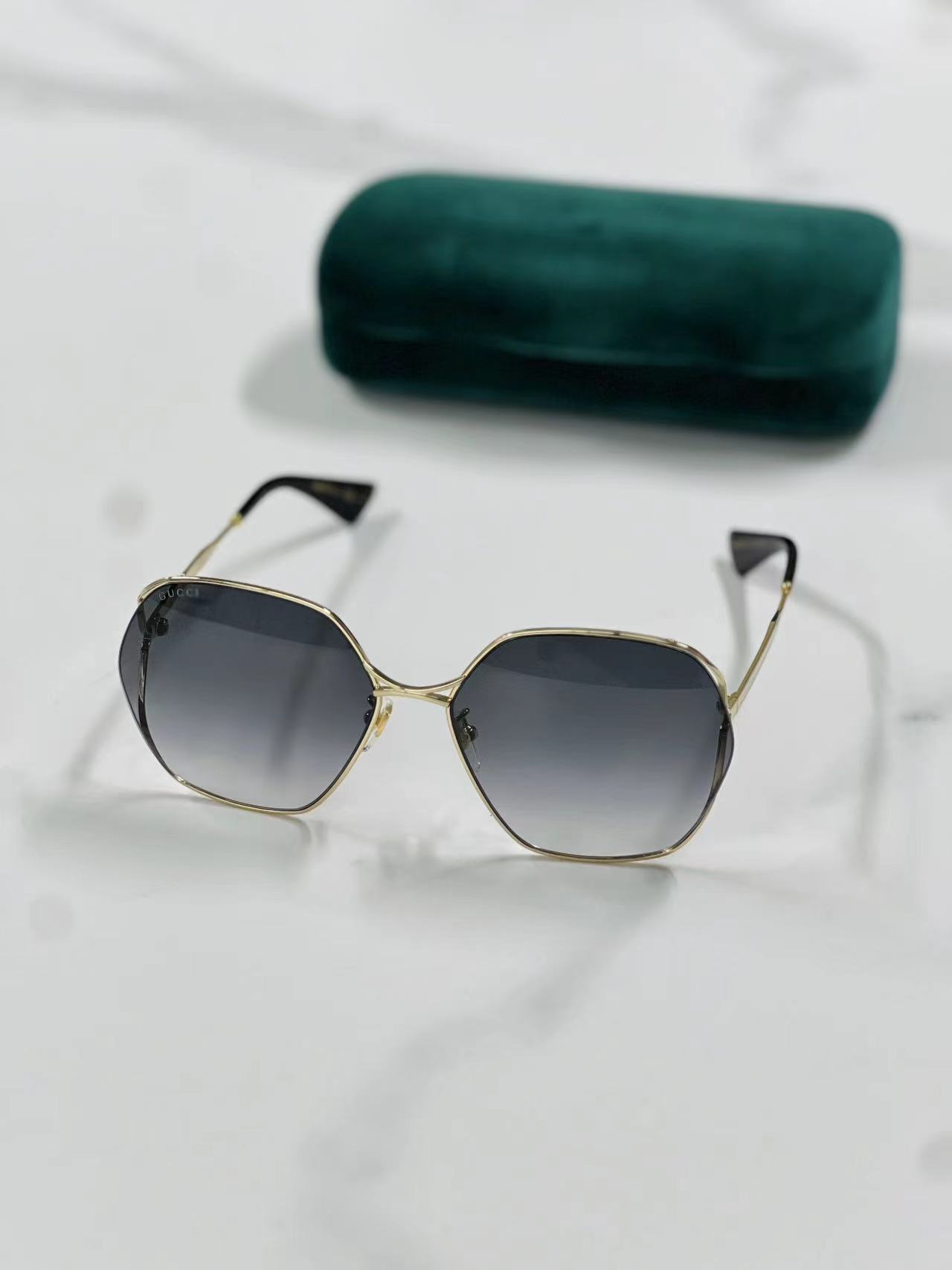 女士渐变蓝太阳镜GUBG00435