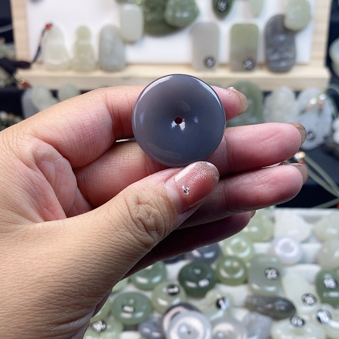 和田玉未镶嵌颈饰捡漏款平安扣2500