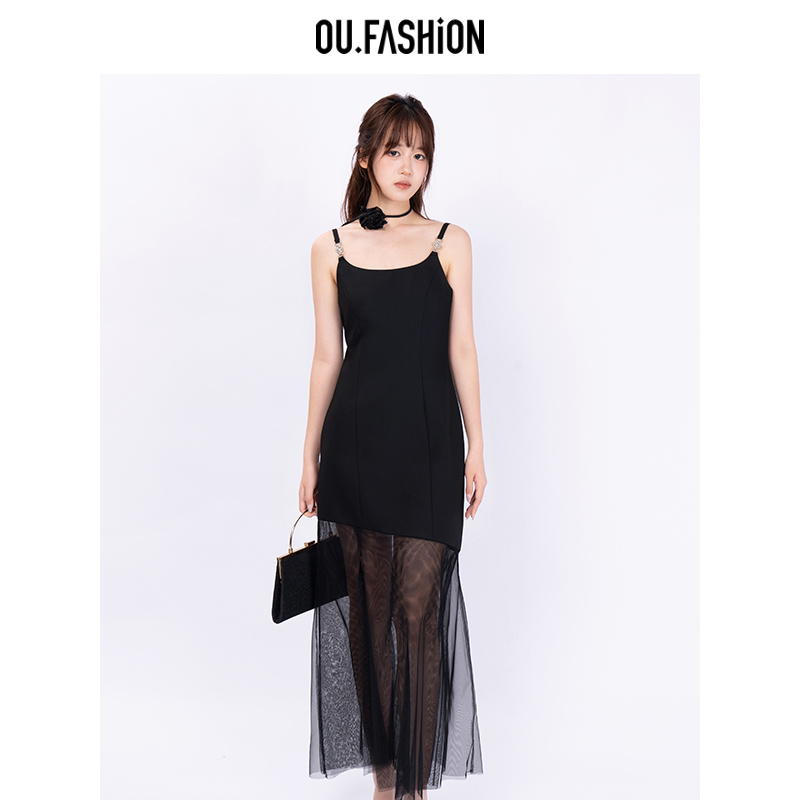 OU.FASHION/欧点设计感网纱拼接微透开叉裙吊带连衣裙6122520004