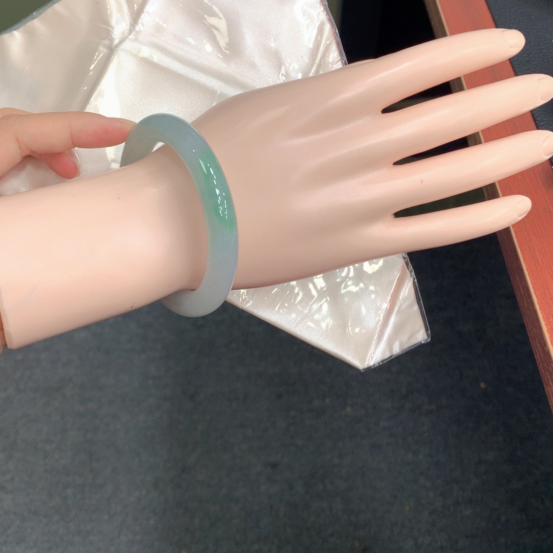 翡翠未镶嵌手镯31