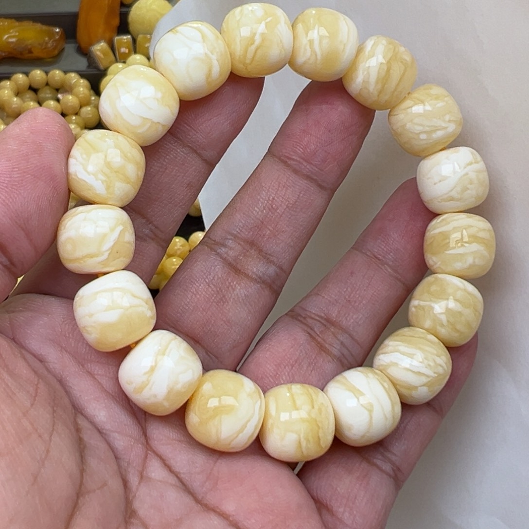 蜜蜡未镶嵌裸石14加29.7克同料