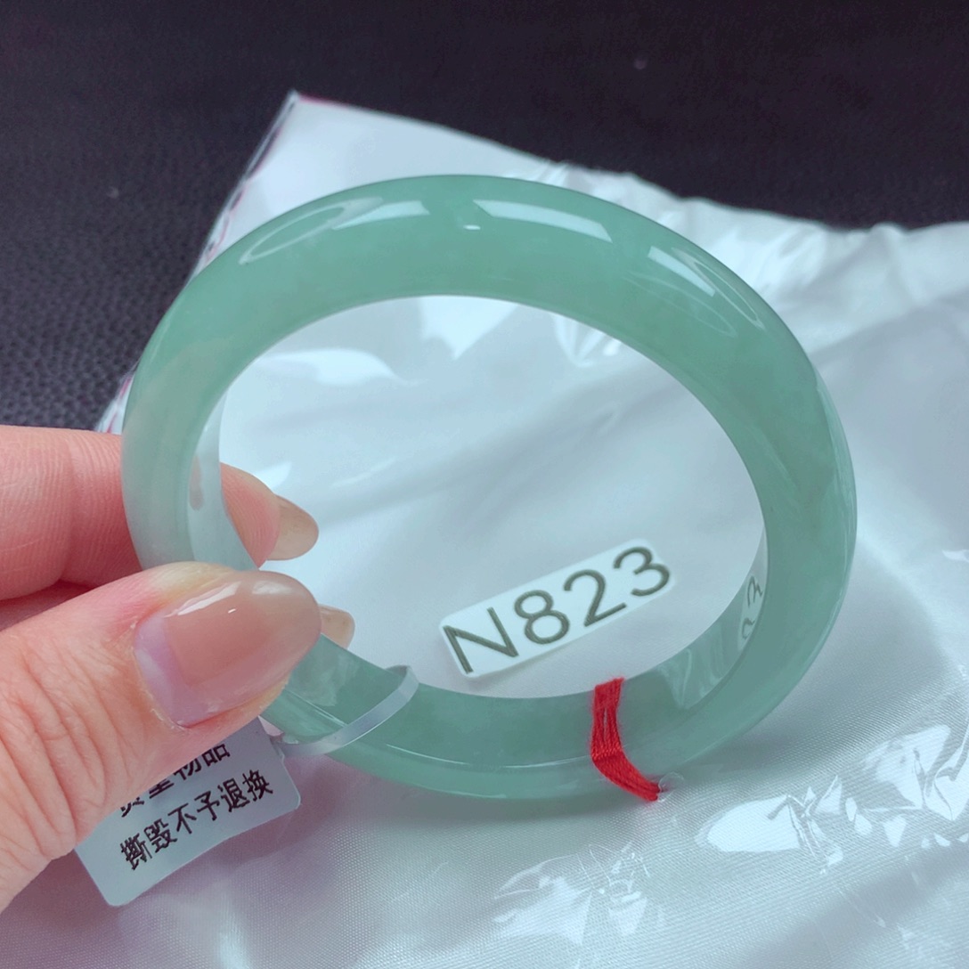 翡翠手镯未镶嵌手镯88