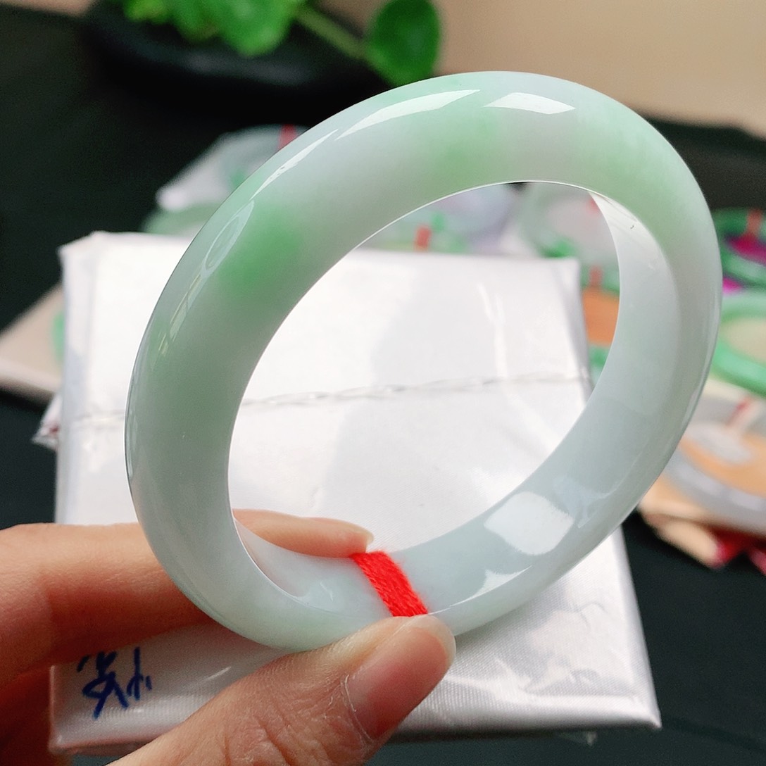 翡翠手镯未镶嵌天然翡翠手镯56