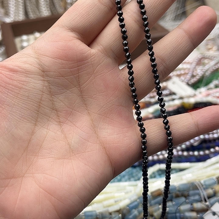 玛瑙/玉髓未镶嵌珠宝半成品一条3mm左右黑尖晶刻面