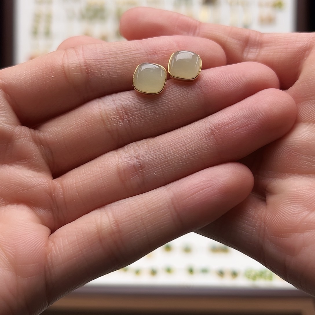 银S925镀金镶嵌和田玉耳饰