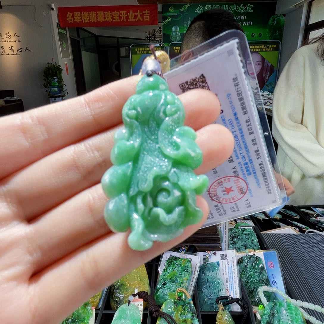 颈饰未镶嵌翡翠翡翠