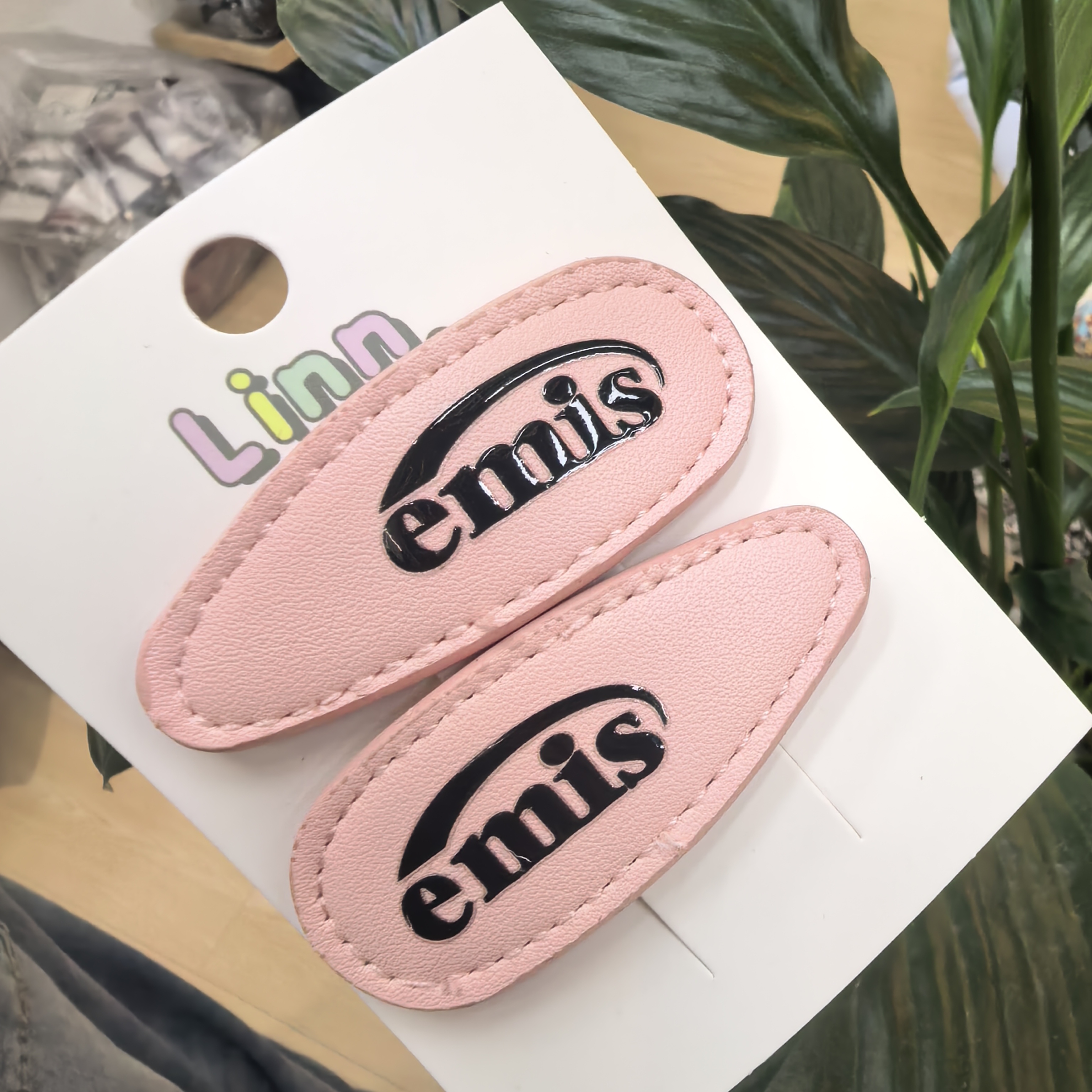 A436粉色皮皮黑色字母泡菜款皮皮掰掰夹一对