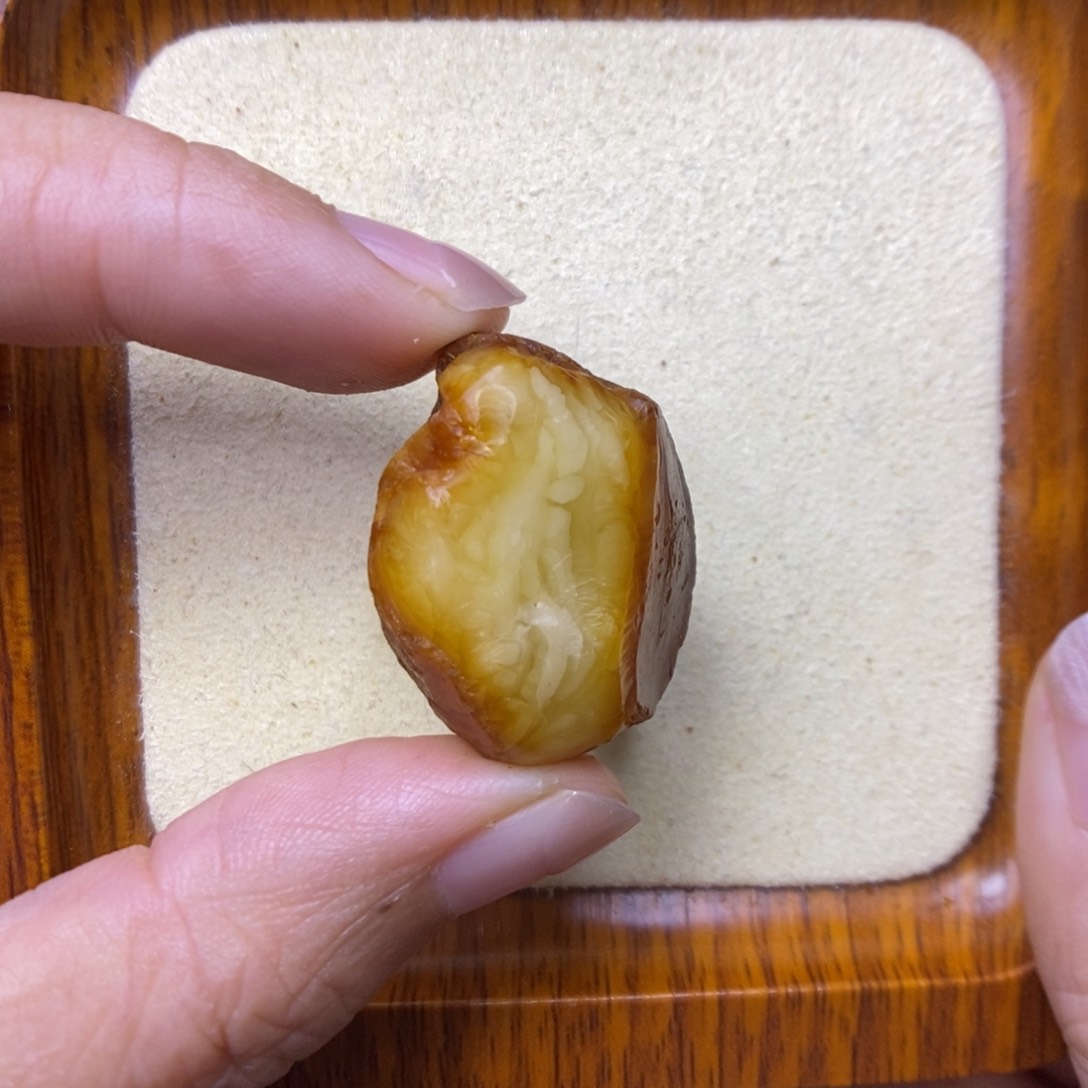 未镶嵌定制蜜蜡流***?敏