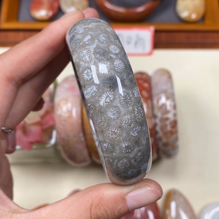 硅化珊瑚（珊瑚玉）手镯未镶嵌健****顺