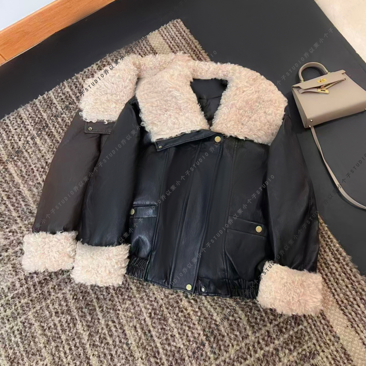 现货小个子加绒皮衣外套皮毛一体毛毛蛋白皮秋冬短款宽松休闲气质