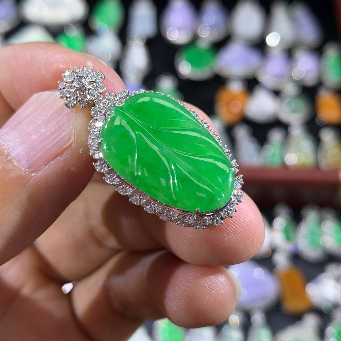 用***1翡翠18K金镶嵌吊坠(不含链)