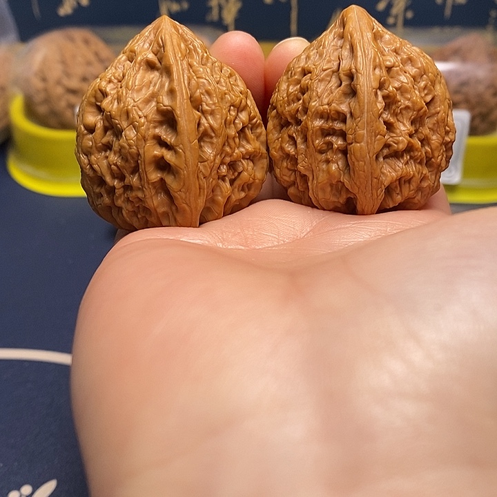 文玩核桃把件昆仑虎头