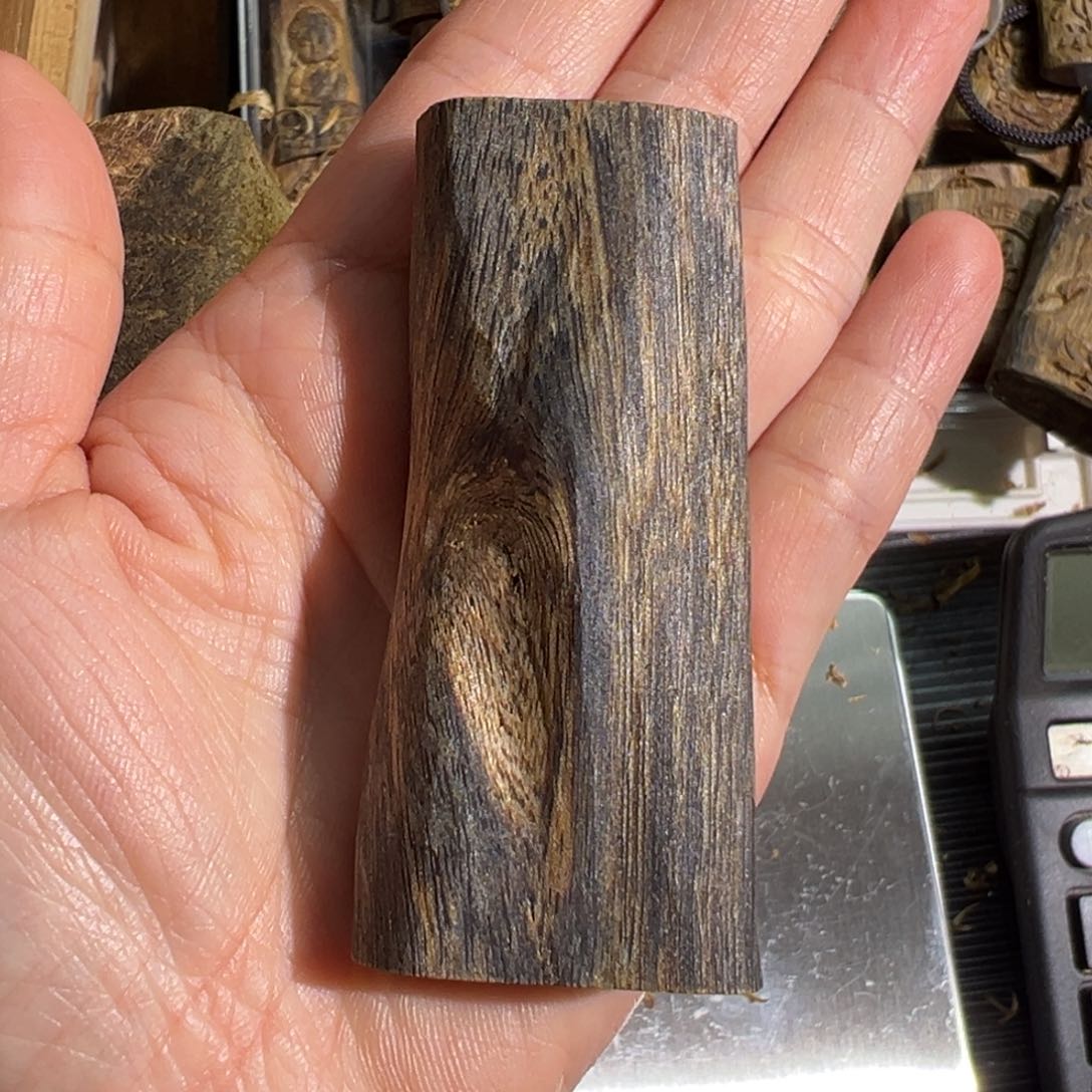 沉香吊坠绿奇楠吊坠16.5克