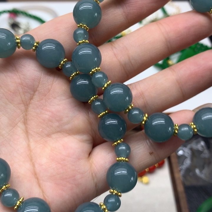 翡翠未镶嵌颈饰吊坠