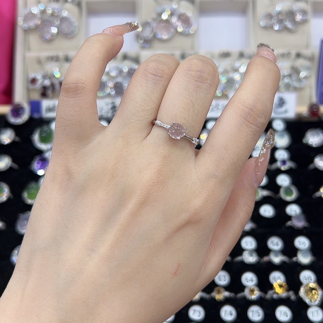 相***娘银S925镶嵌芙蓉石戒指