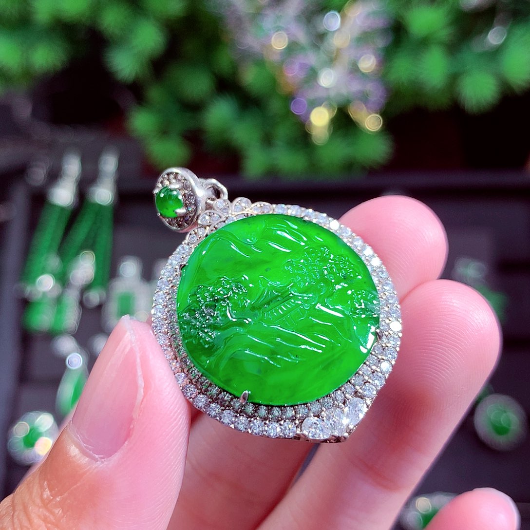 颈饰未镶嵌翡翠天然