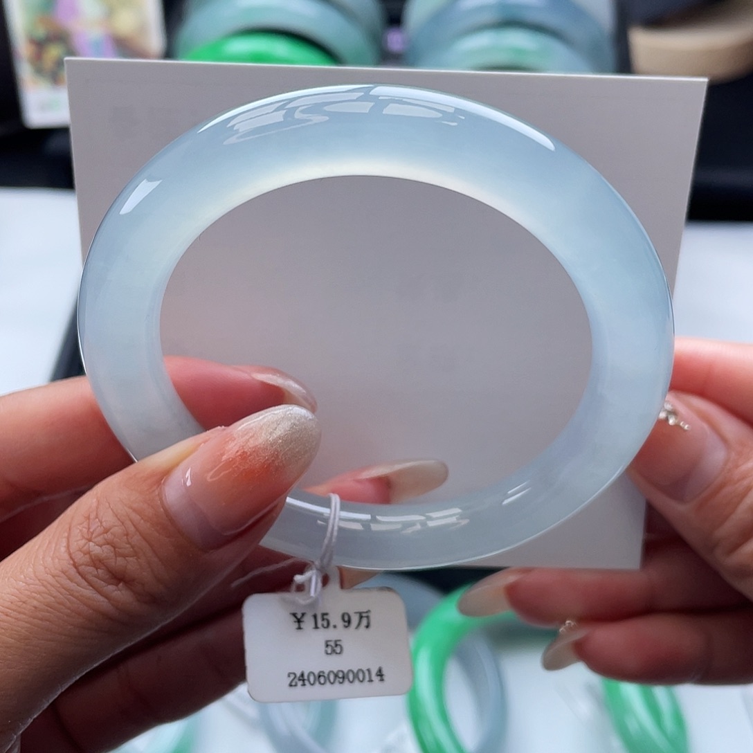 翡翠手镯未镶嵌55圆条