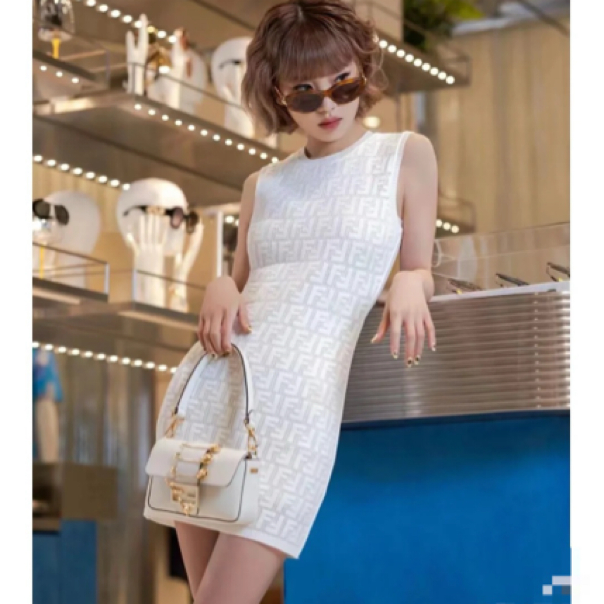 95新 FENDI/芬迪 J18931    双F满印白色圆领连衣裙