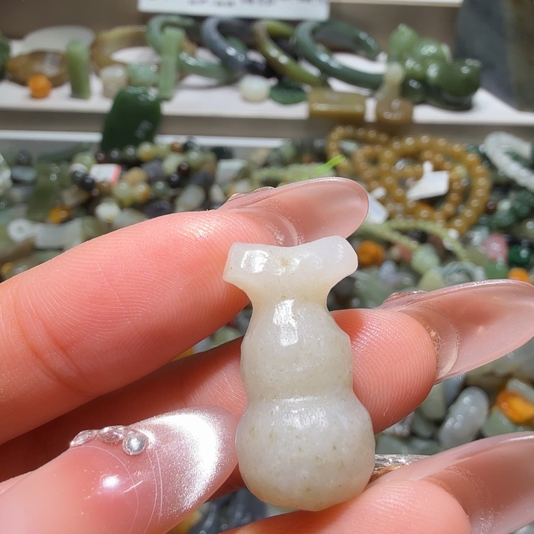 和田玉未镶嵌珠宝奇石