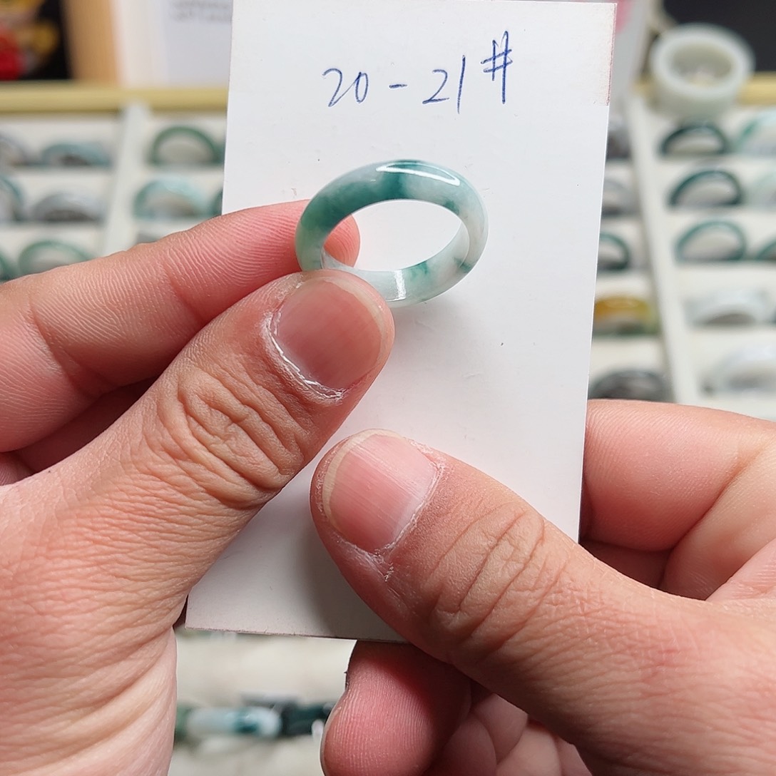 翡翠戒指未镶嵌翡翠