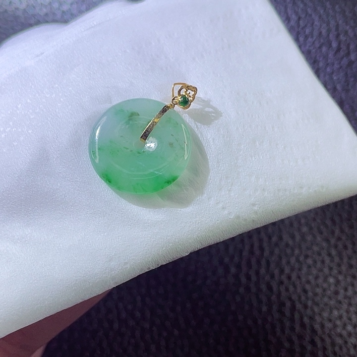 翡翠颈饰18K金镶嵌翡翠