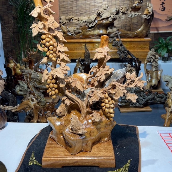 得***文金丝楠金丝楠木，葡萄整雕