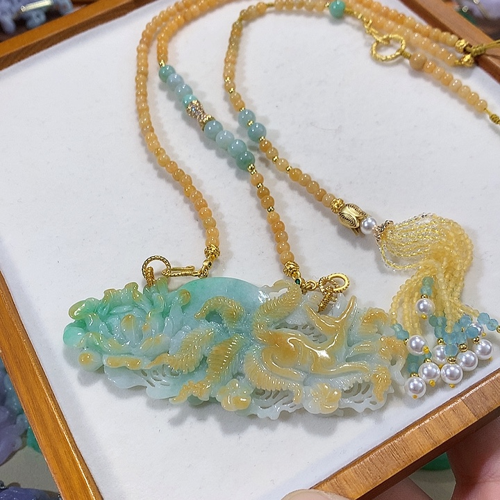 翡翠未镶嵌颈饰翡翠吊坠