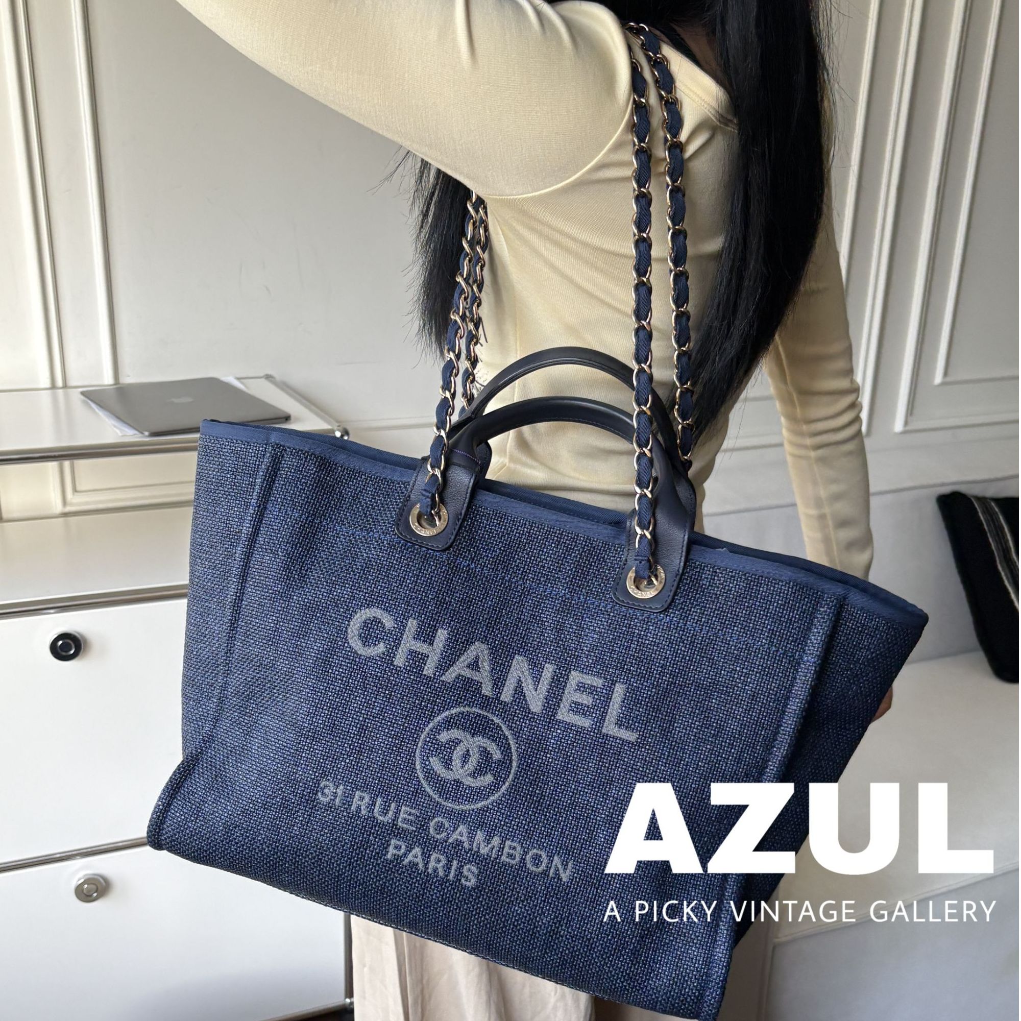 95新 Chanel/香奈儿 深蓝色布面金扣手柄款沙滩中号手提包 48449