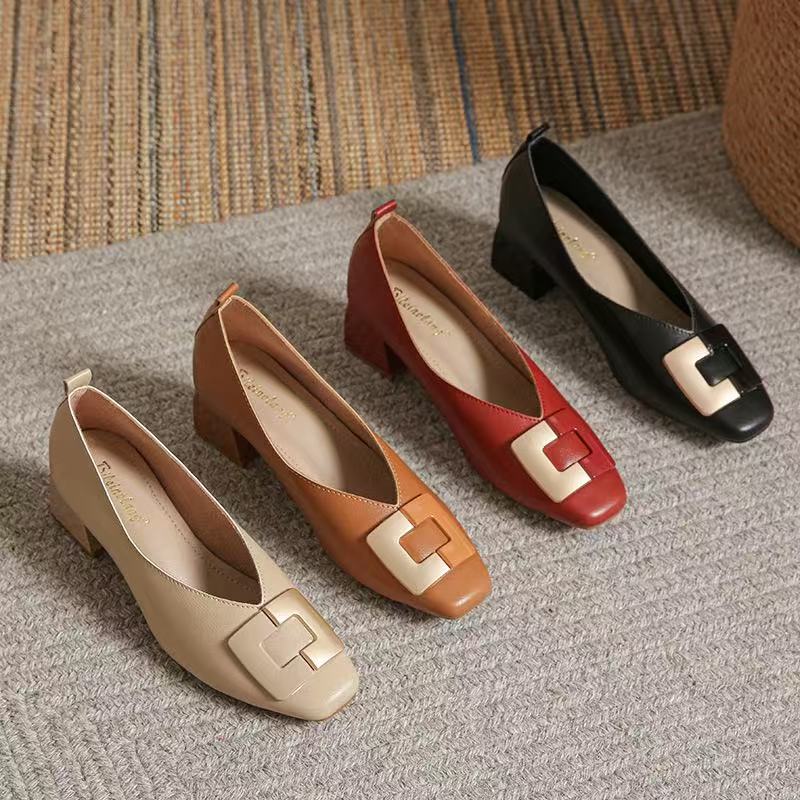 2025爆款纯色方扣单鞋女日常通勒学院风圆头浅口鞋低跟软底小红鞋