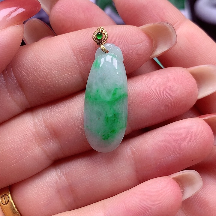 颈饰18K金镶嵌翡翠翡翠