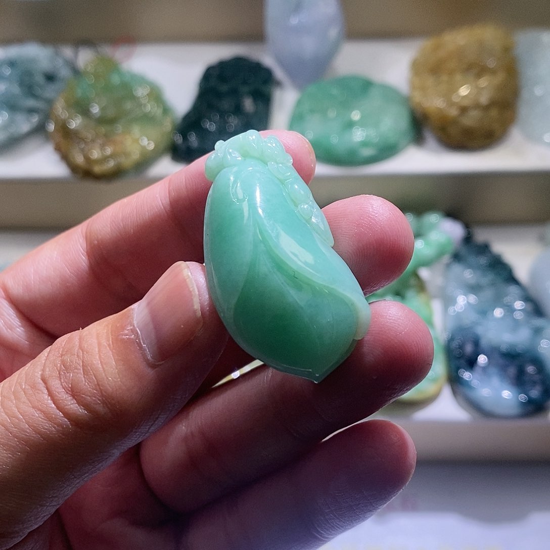 【闪购商品】翡翠颈饰未镶嵌吊坠