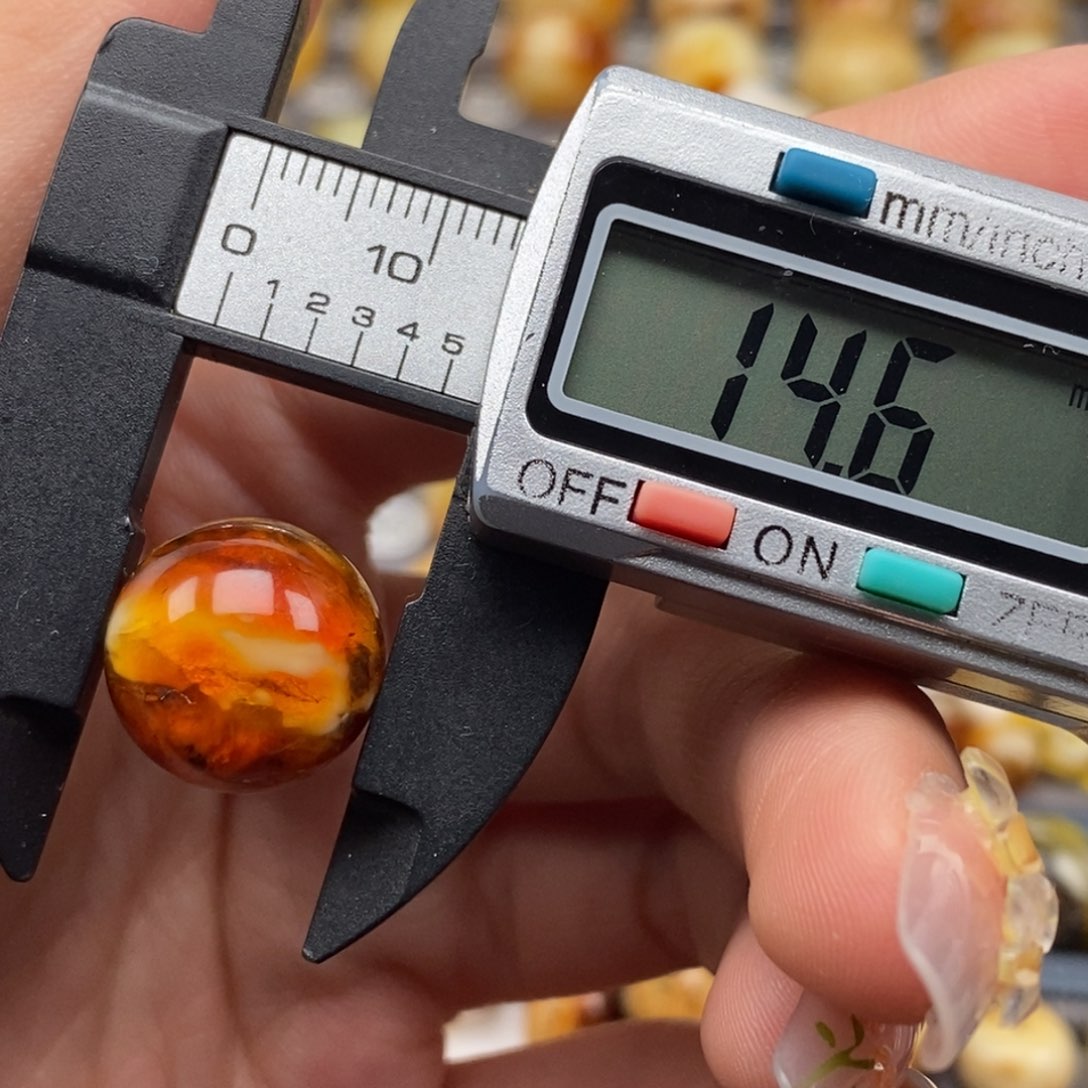 蜜蜡珠宝奇石未镶嵌