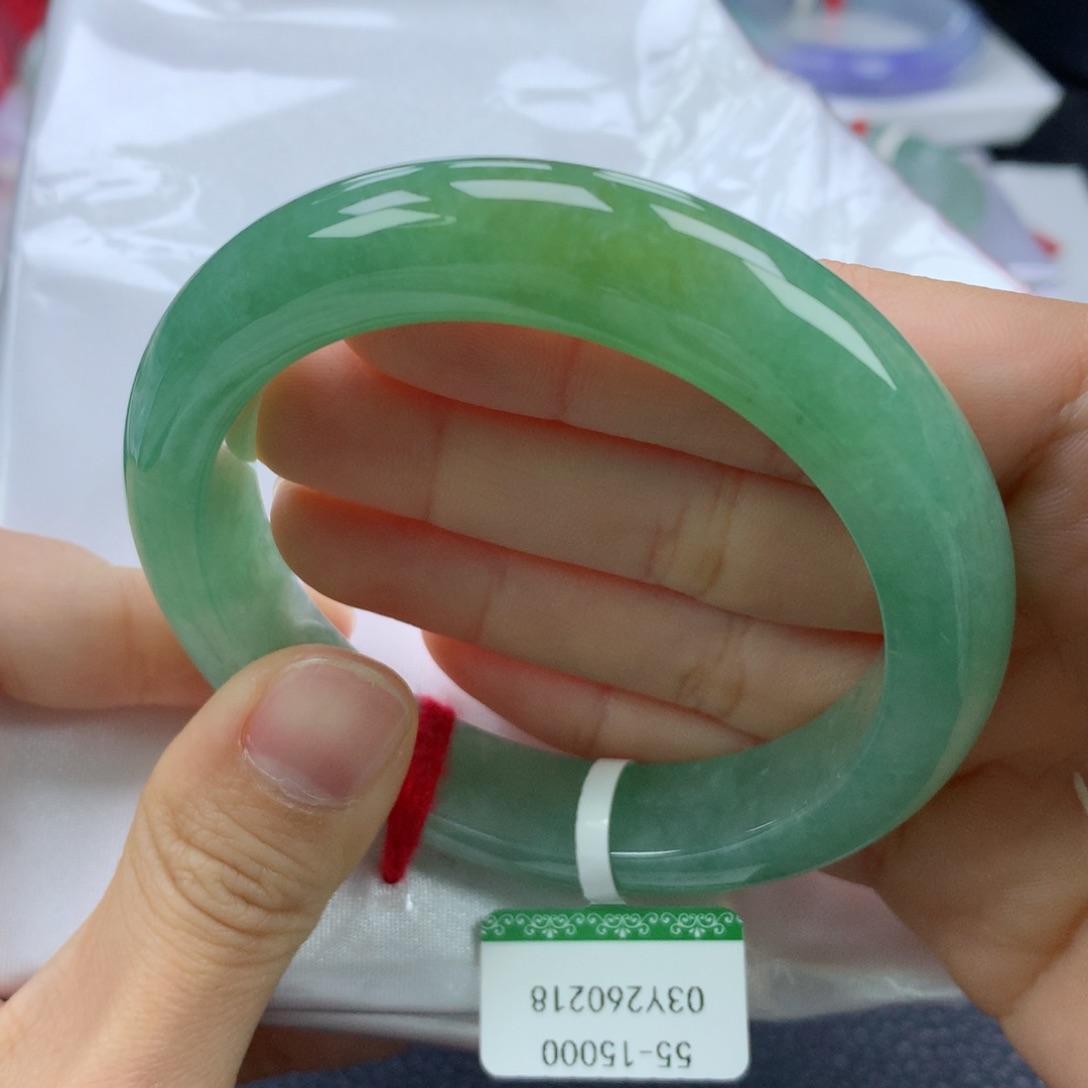 翡翠手镯未镶嵌55.9正